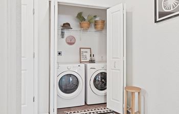  Laundry closet